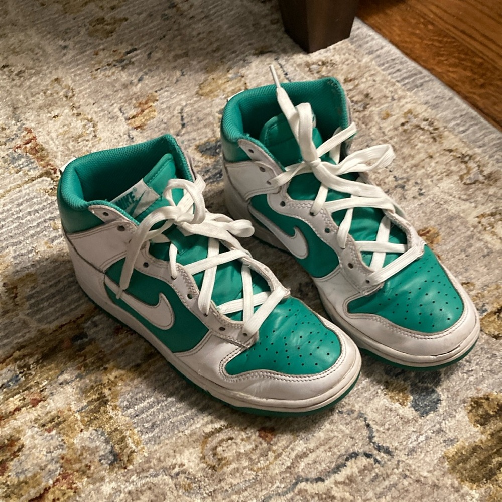 Size 6 Nike dunks pine green and white